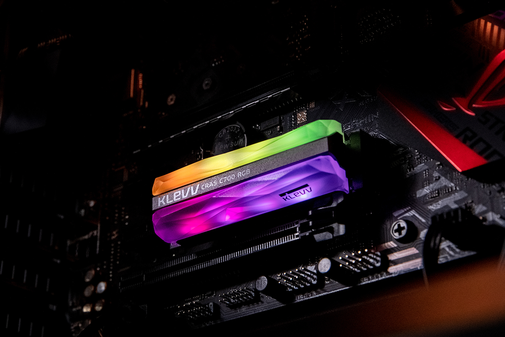 KLEVV Cras C700 RGB