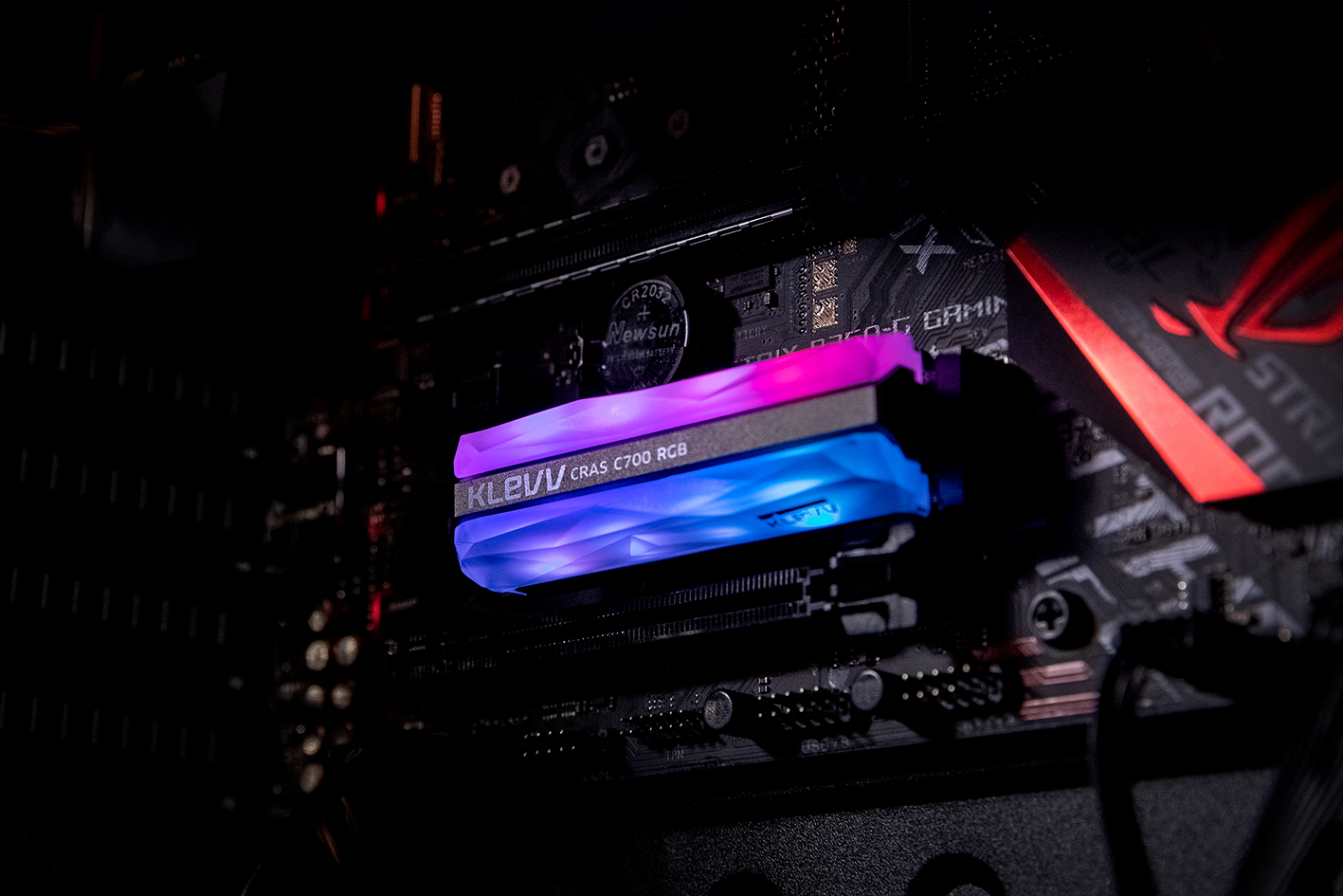 KLEVV Cras C700 RGB
