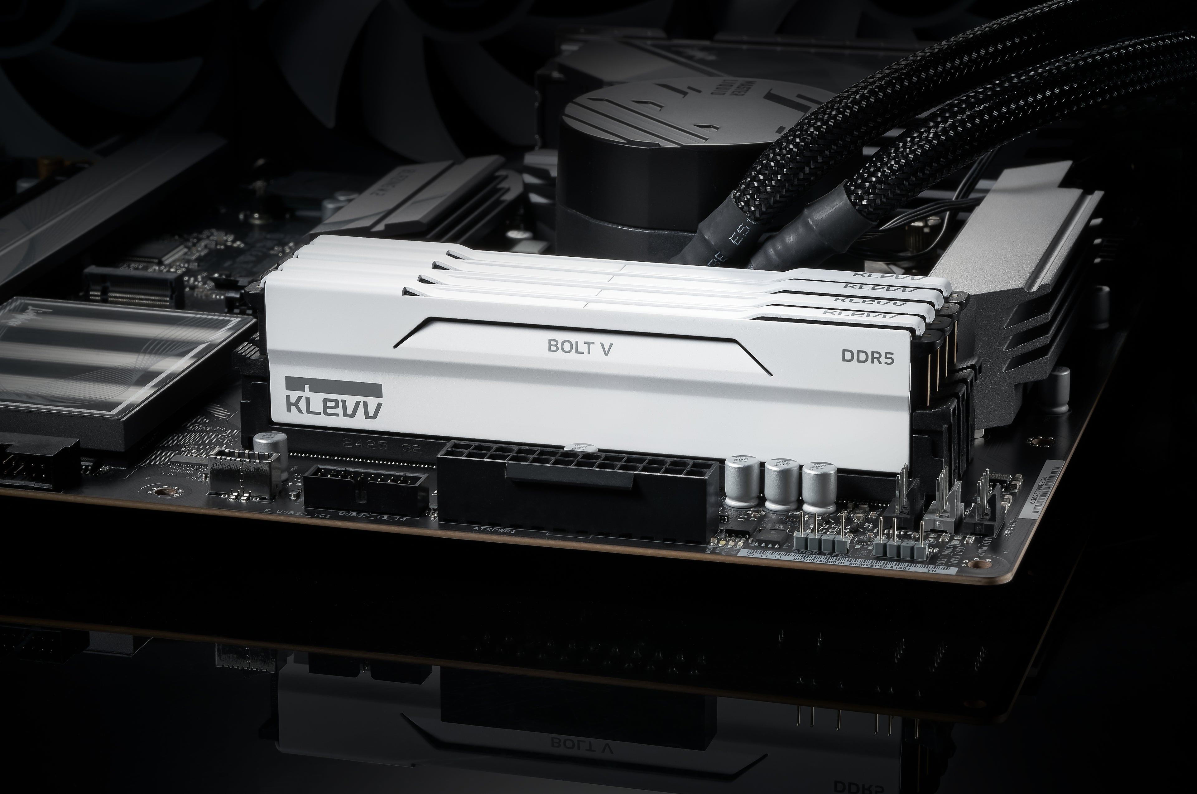 16GB x 2 (32GB) 6000Mhz CL30 KLEVV Bolt V
