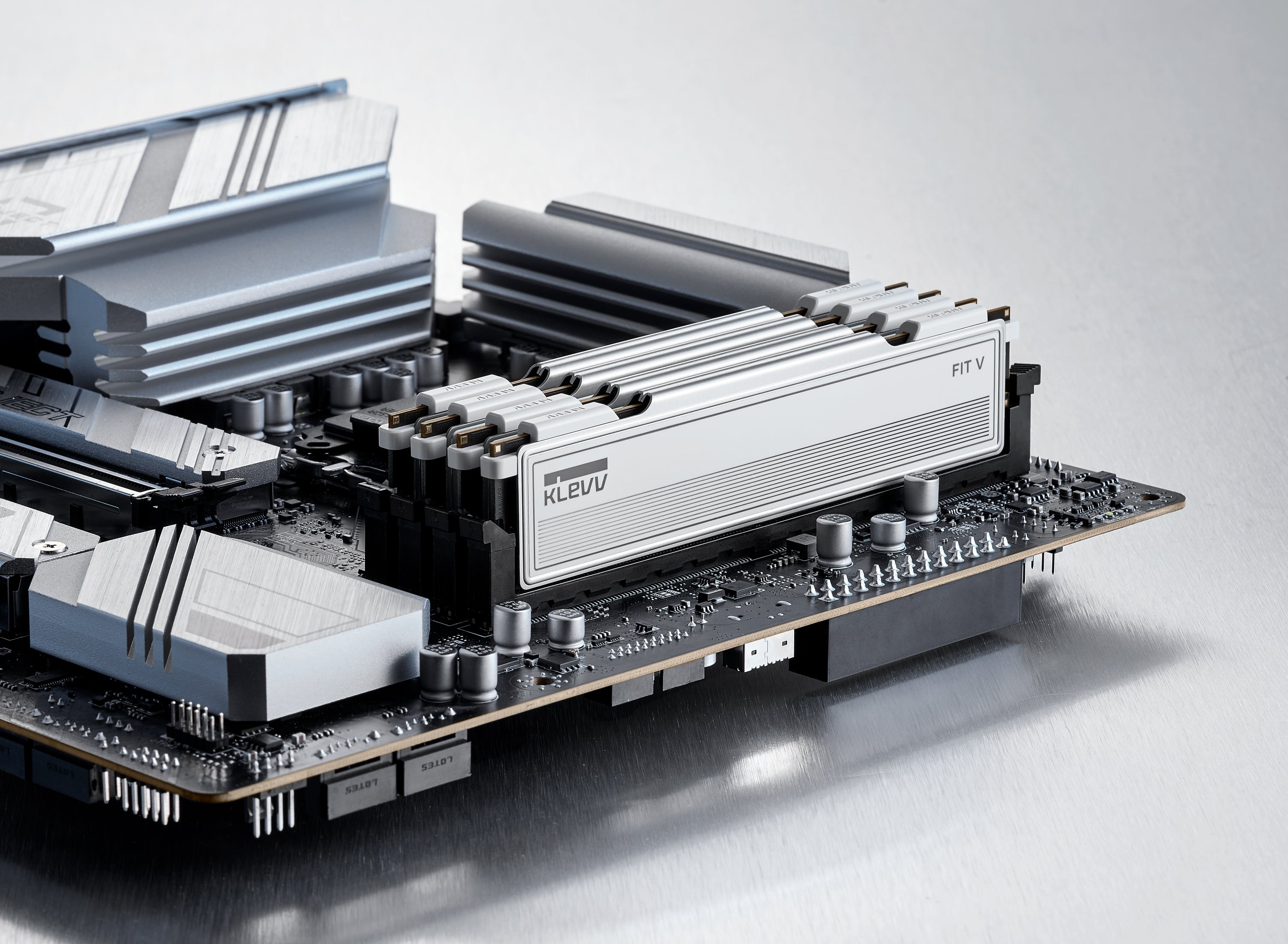 16GB x 2 (32GB) 6000Mhz CL30 KLEVV Fit V